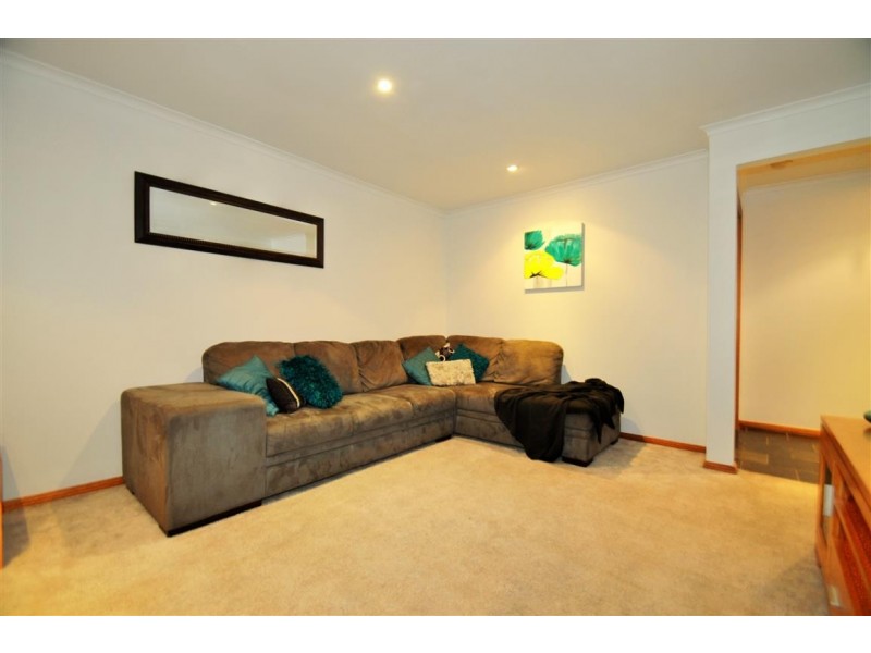 1 Barossa Way, Woodcroft SA 5162