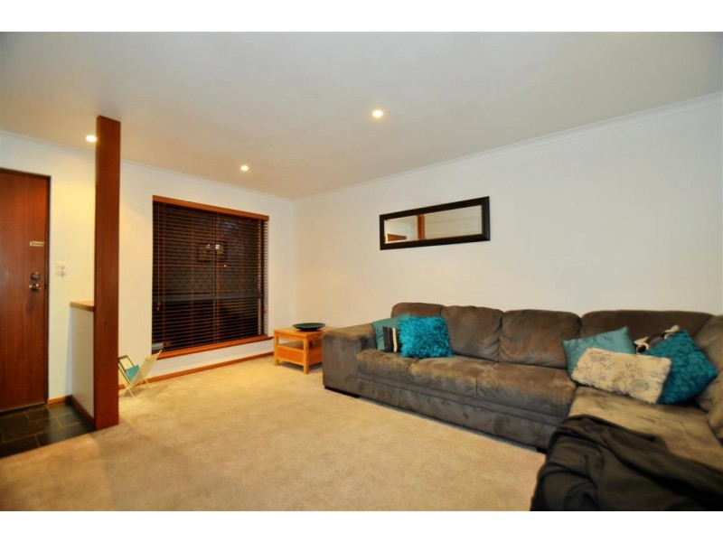 1 Barossa Way, Woodcroft SA 5162