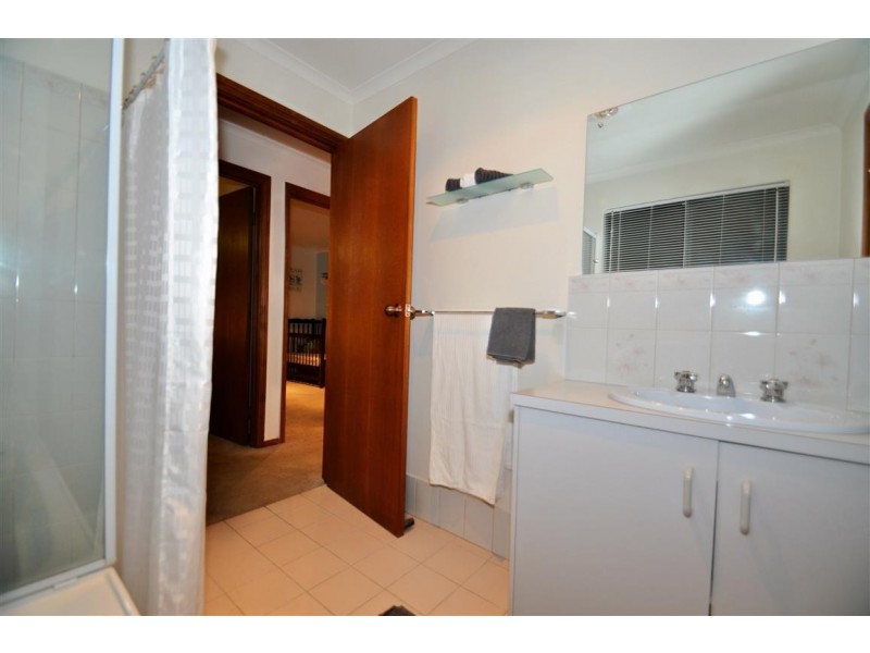 1 Barossa Way, Woodcroft SA 5162