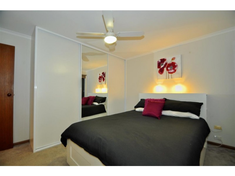 1 Barossa Way, Woodcroft SA 5162