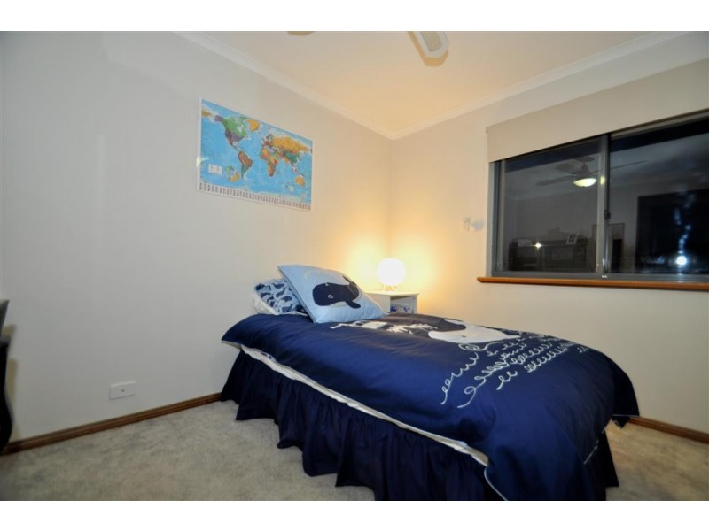 1 Barossa Way, Woodcroft SA 5162