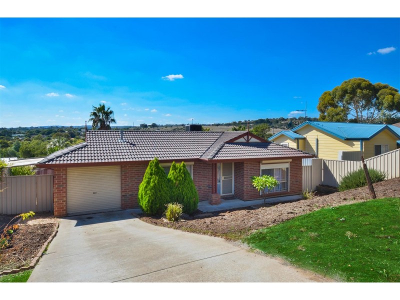 24 Featherstone Drive, Huntfield Heights SA 5163