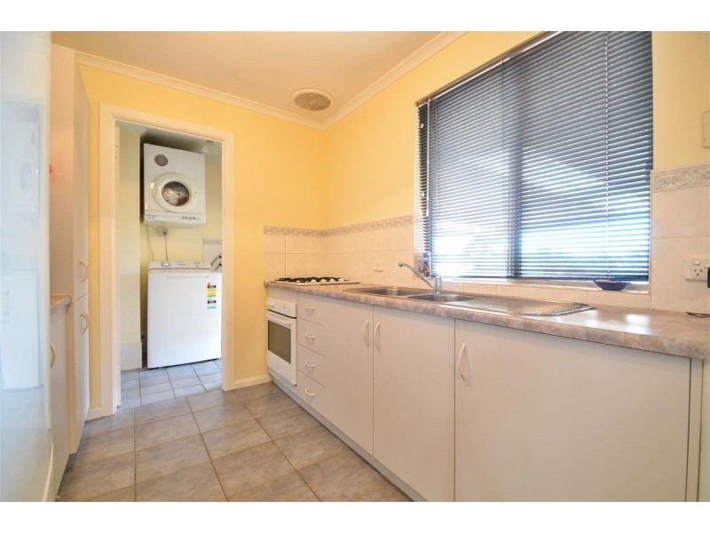 24 Featherstone Drive, Huntfield Heights SA 5163