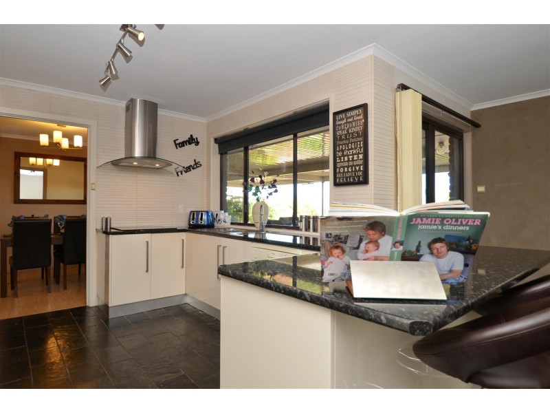 39 Kurrambi Crescent, Hallett Cove SA 5158
