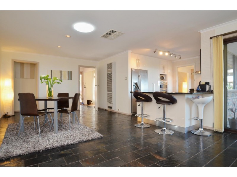 39 Kurrambi Crescent, Hallett Cove SA 5158