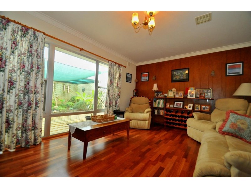17 Huron Grove, West Lakes SA 5021