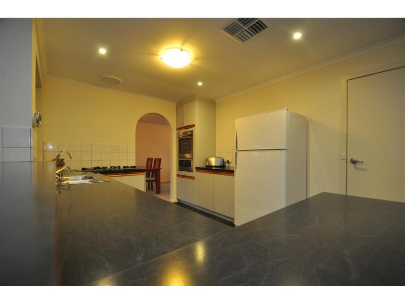 16 Jaimey Grove, Aberfoyle Park SA 5159