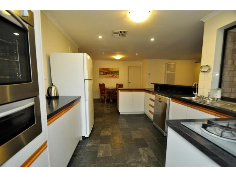 16 Jaimey Grove, Aberfoyle Park SA 5159