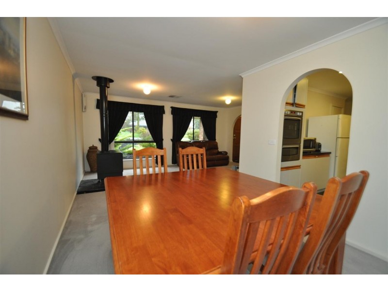 16 Jaimey Grove, Aberfoyle Park SA 5159