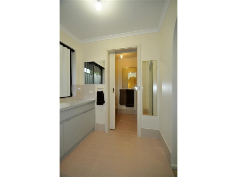 16 Jaimey Grove, Aberfoyle Park SA 5159