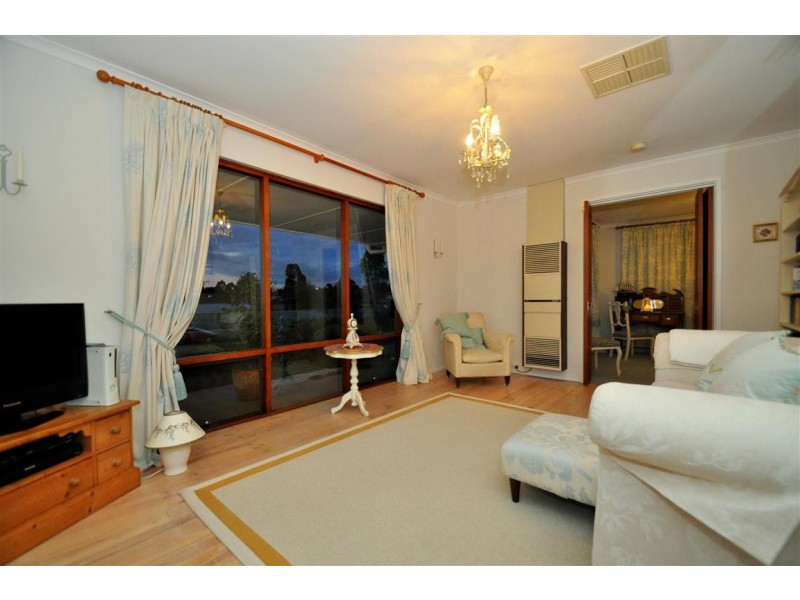 8 Quamby Court, Happy Valley SA 5159