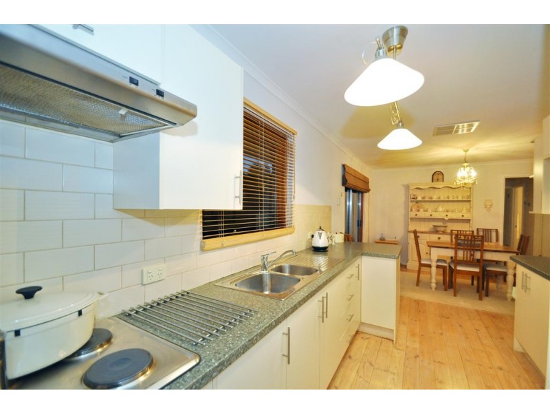 8 Quamby Court, Happy Valley SA 5159