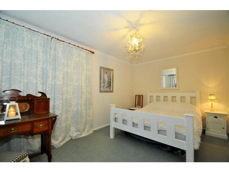 8 Quamby Court, Happy Valley SA 5159