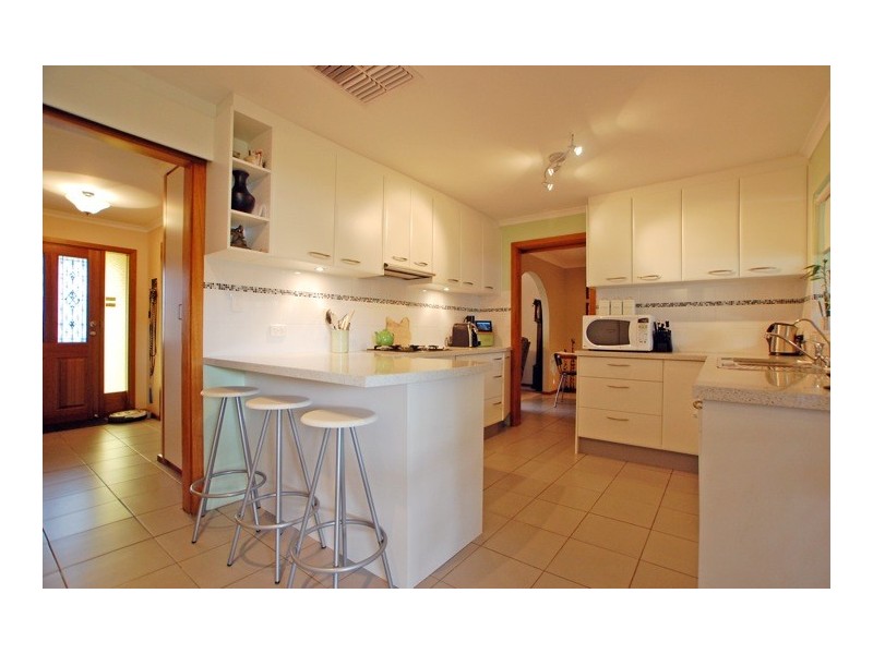 5 Vine Crescent, Happy Valley SA 5159