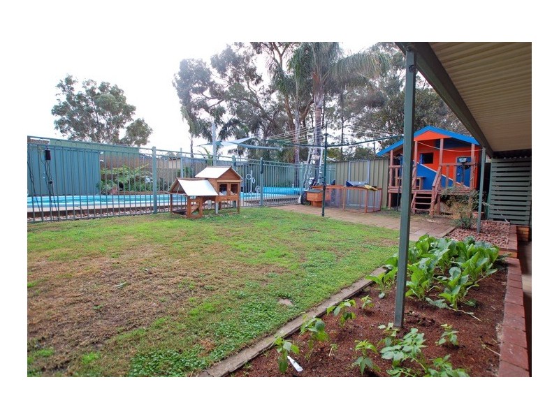 5 Vine Crescent, Happy Valley SA 5159