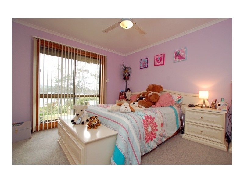 5 Vine Crescent, Happy Valley SA 5159