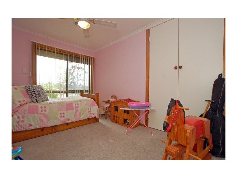 5 Vine Crescent, Happy Valley SA 5159