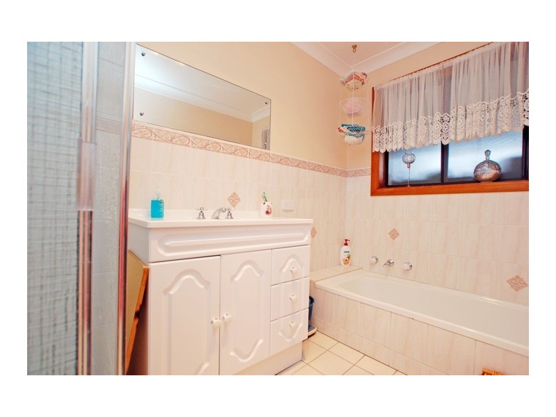 5 Vine Crescent, Happy Valley SA 5159