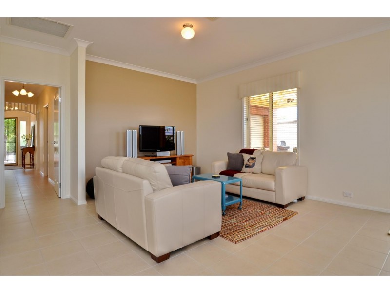 39 Holdfast Drive, Sheidow Park SA 5158