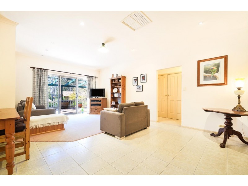 2 Rangeview Rise, Aberfoyle Park SA 5159