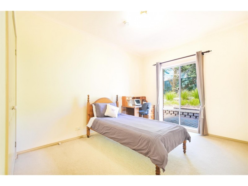 2 Rangeview Rise, Aberfoyle Park SA 5159