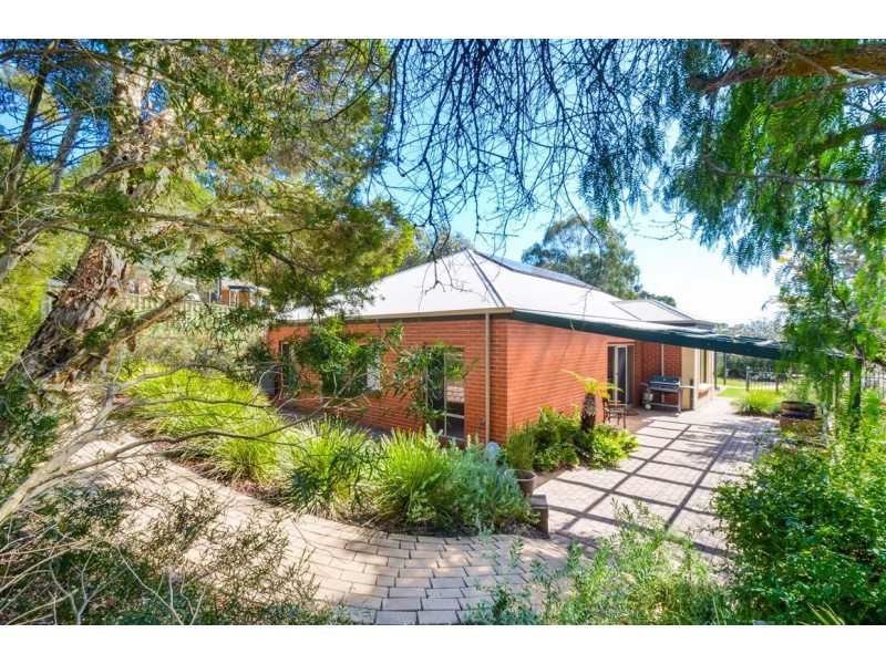 2 Rangeview Rise, Aberfoyle Park SA 5159