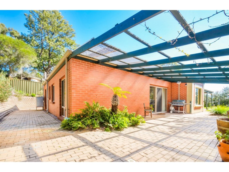 2 Rangeview Rise, Aberfoyle Park SA 5159