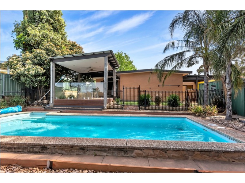 14 Saphire Road, Morphett Vale SA 5162