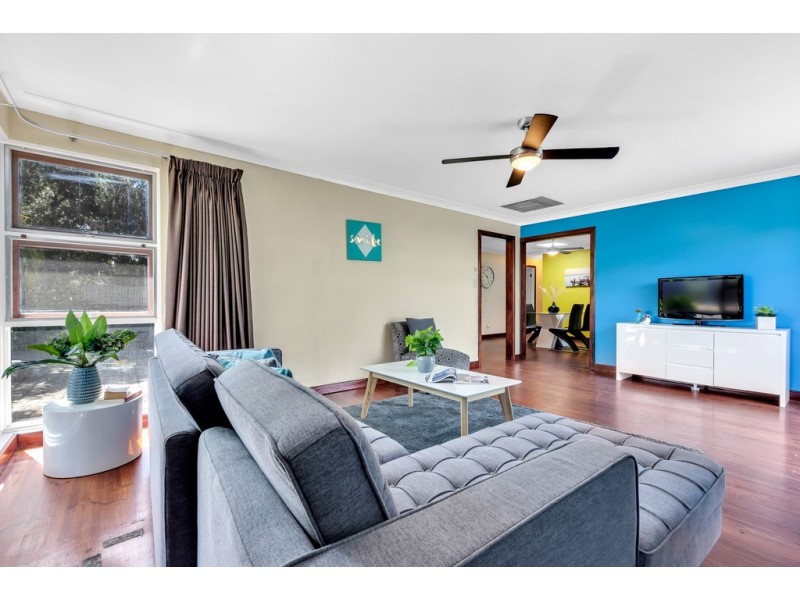 14 Saphire Road, Morphett Vale SA 5162