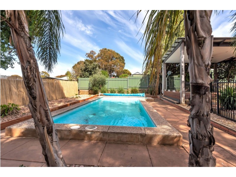 14 Saphire Road, Morphett Vale SA 5162