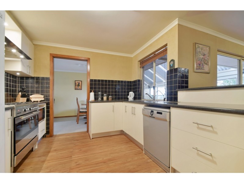 23 Panorama Drive, Aberfoyle Park SA 5159