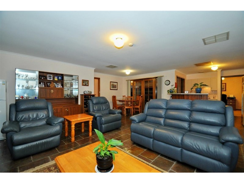 43 Daveys Road, Flagstaff Hill SA 5159