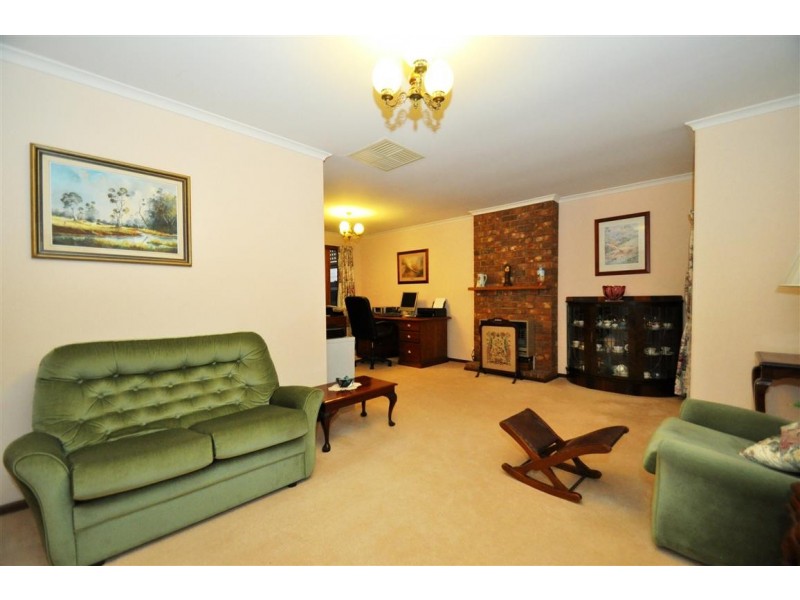 43 Daveys Road, Flagstaff Hill SA 5159