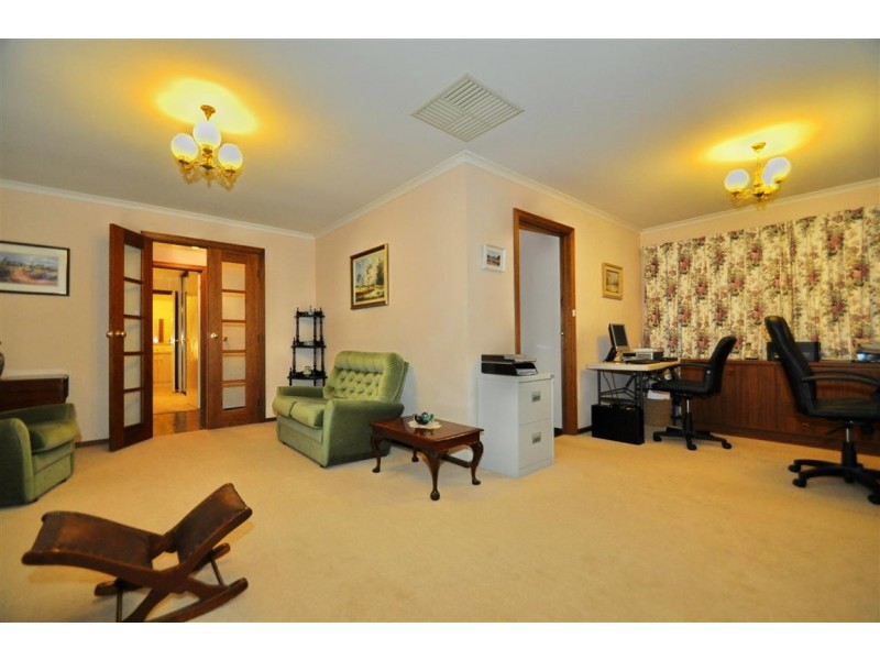 43 Daveys Road, Flagstaff Hill SA 5159