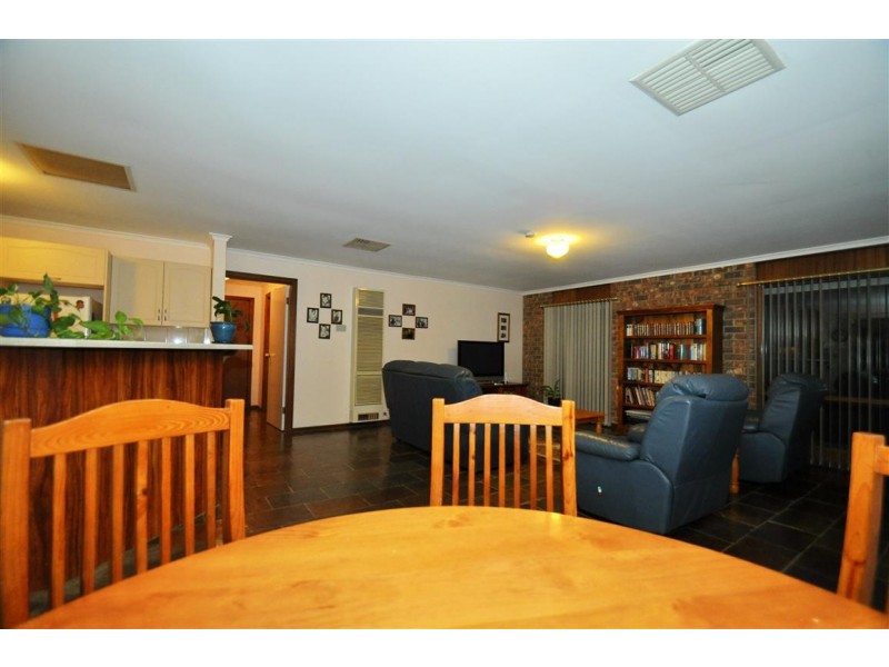 43 Daveys Road, Flagstaff Hill SA 5159