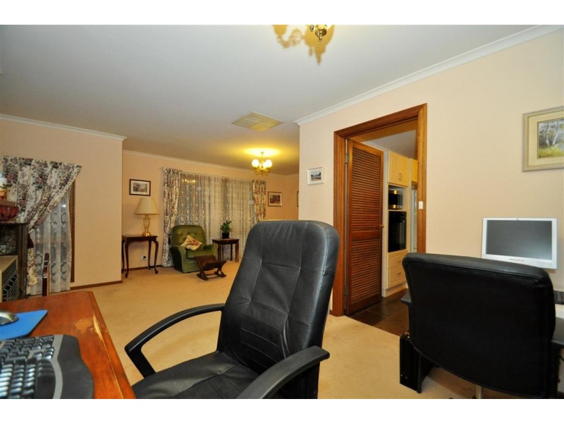 43 Daveys Road, Flagstaff Hill SA 5159