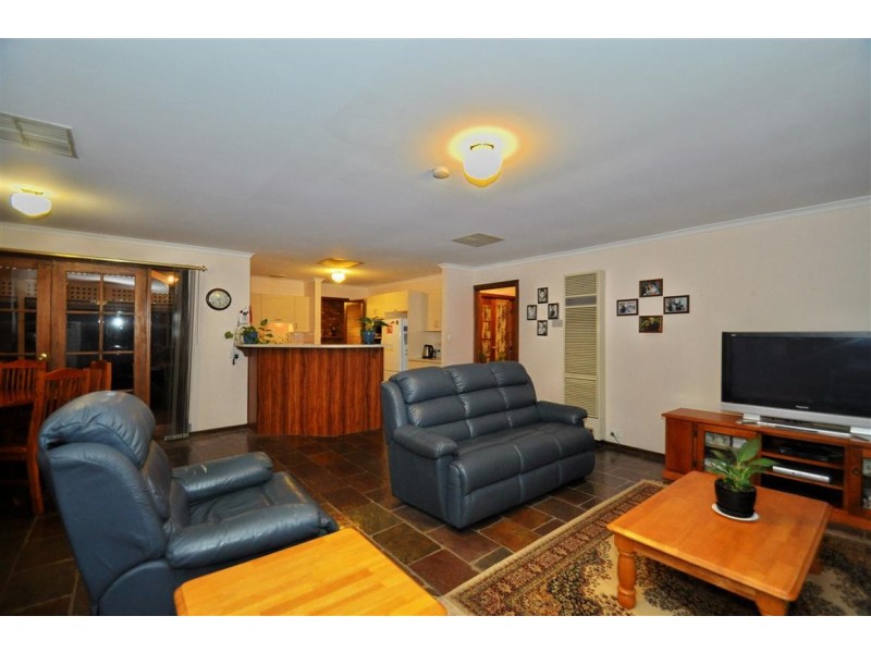 43 Daveys Road, Flagstaff Hill SA 5159