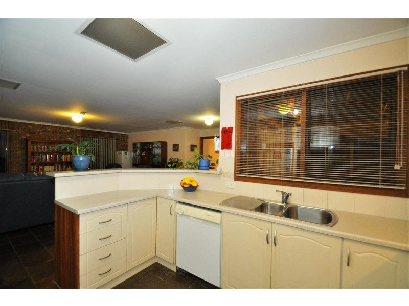 43 Daveys Road, Flagstaff Hill SA 5159