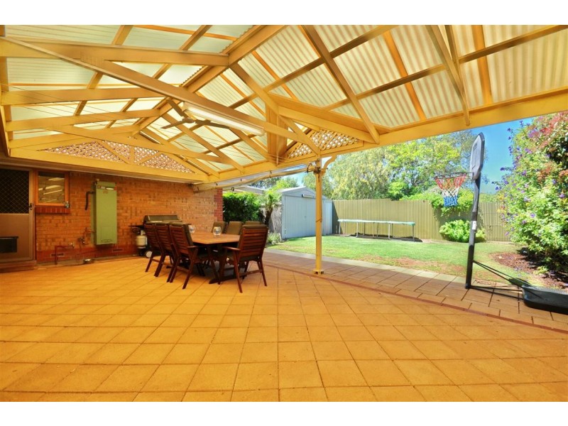 18 Kimberly Way, Happy Valley SA 5159