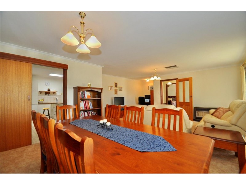 18 Kimberly Way, Happy Valley SA 5159