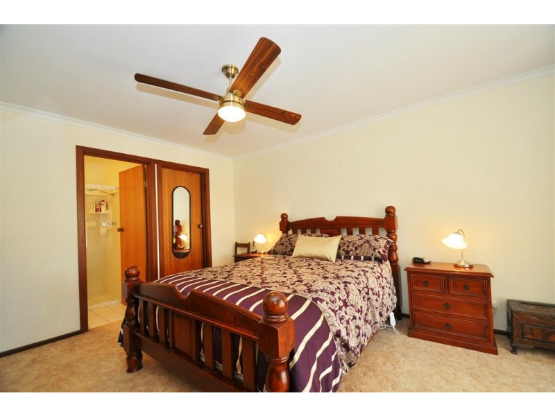 18 Kimberly Way, Happy Valley SA 5159