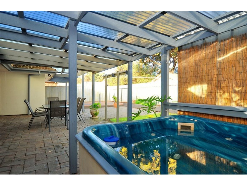 11 Holmeswood Court, Onkaparinga Hills SA 5163