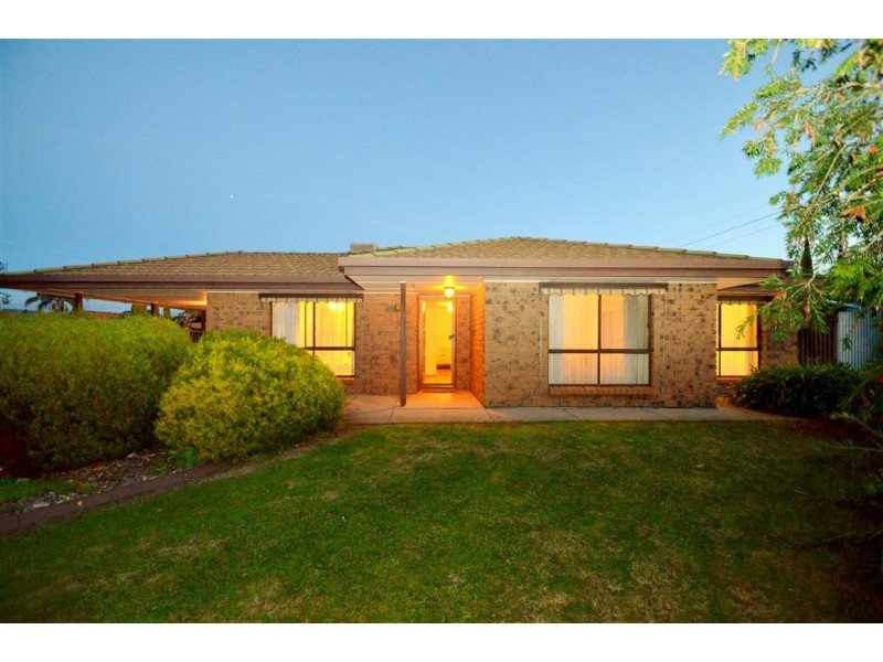 15 Moncur Street, Woodcroft SA 5162