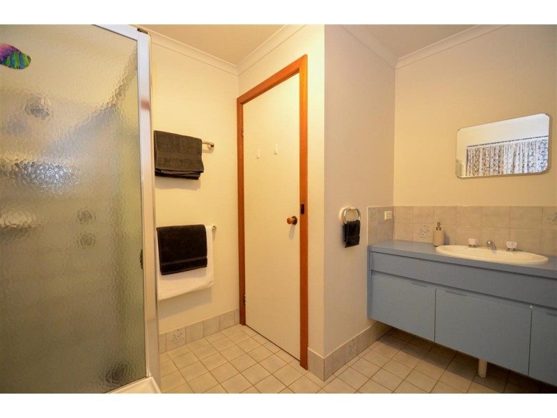 15 Moncur Street, Woodcroft SA 5162