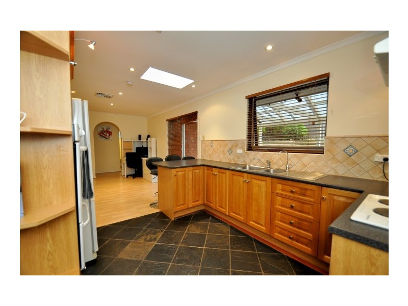 58 Manning Road, Aberfoyle Park SA 5159