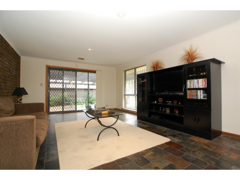 4 Fastnet Court, Hallett Cove SA 5158