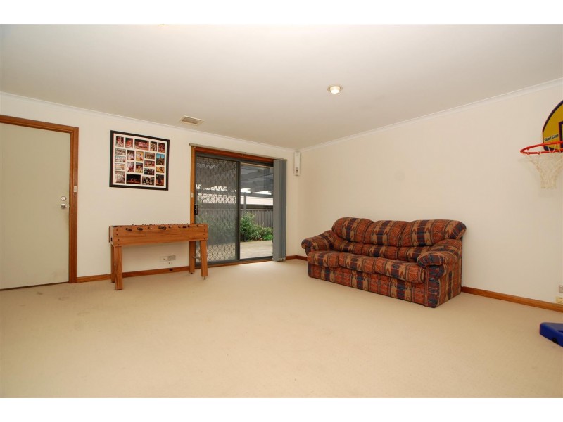 4 Fastnet Court, Hallett Cove SA 5158