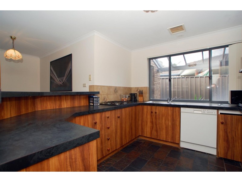 4 Fastnet Court, Hallett Cove SA 5158