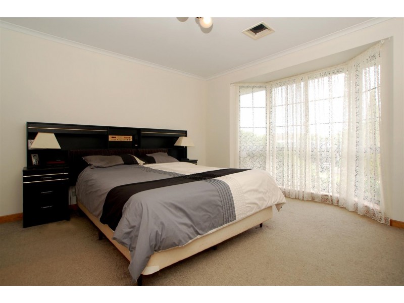 4 Fastnet Court, Hallett Cove SA 5158