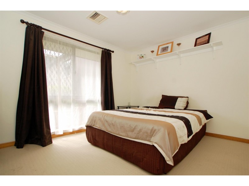 4 Fastnet Court, Hallett Cove SA 5158